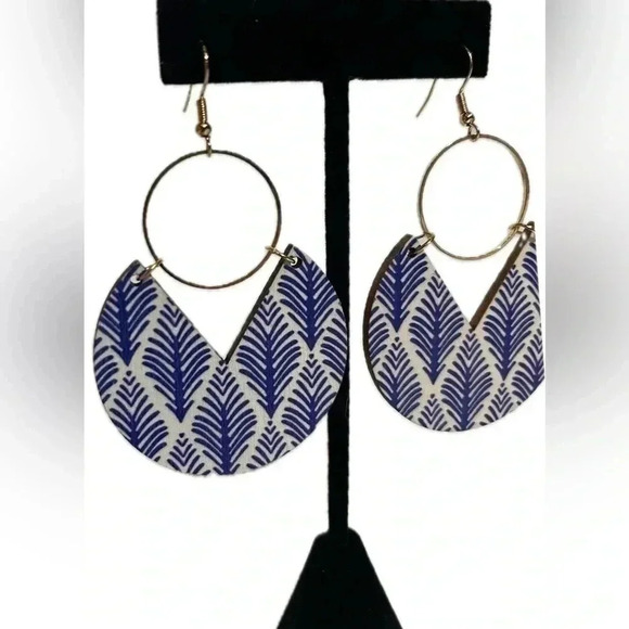 🔵NEW Leaf Pattern Round Drop Earrings - Picture 5 of 6